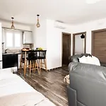 House Suites - Psarou בית נופש *