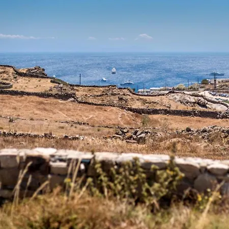 House Suites - Psarou بيت للعطل